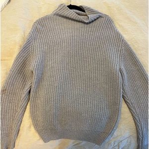 Aritizia turtleneck sweater